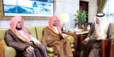 أمير منطقة الرياض اطلع على سير عمل محكمتي الأحوال الشخصية والجزائية وجهود جمعية البر 