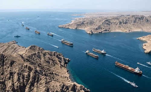 ترامب مستعد لإنهاء حرب إيران حتى مع بقاء مضيق هرمز مغلقاً 