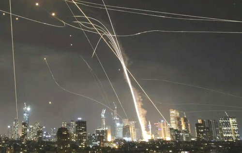 دفاع البحرين: اعتراض 186 صاروخاً و419 مسيّرة في مواجهة الاعتداءات الإيرانية 