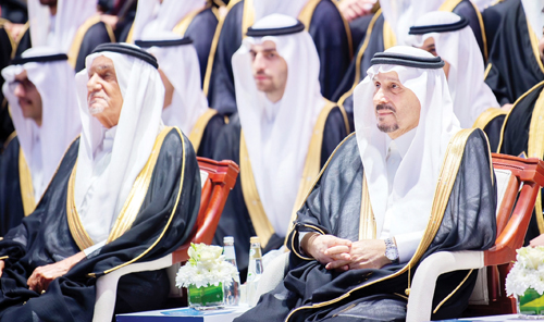 أمير منطقة الرياض رعى حفل تخريج طلبة جامعة الفيصل