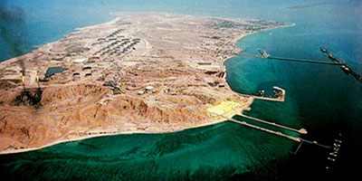 هجمات أمريكية - إسرائيلية تستهدف جزيرة خرج وجسورا في إيران 