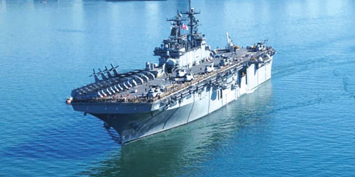 أمريكا تنفي تعرض السفينة «البرمائية» لهجوم إيراني 