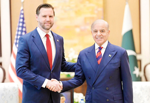 رئيس الوزراء الباكستاني يلتقي فانس