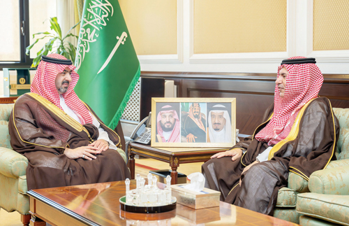 نائب أمير منطقة تبوك يستقبل مدير فرع مركز «الالتزام البيئي» بالشمالية 