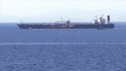 الجيش الأميركي يمنع ناقلة نفط صينية من مغادرة هرمز 