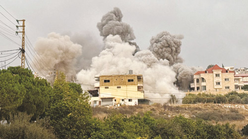 غارات إسرائيلية تدمر آخر جسر يربط جنوب لبنان ببقية البلاد 