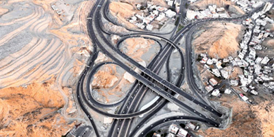 طرق رئيسة تربط مناطق المملكة بمكة المكرمة لخدمة ضيوف الرحمن 