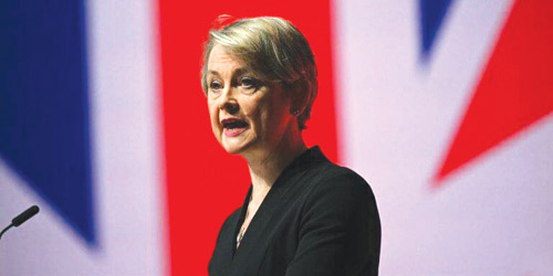 بريطانيا تدعو لاستئناف حركة الملاحة عبر مضيق هرمز بشكل كامل 