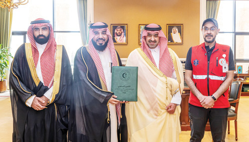 نائب أمير تبوك يطلع على التقرير السنوي لفرع الهلال الأحمر بالمنطقة