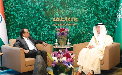 خلال لقاء وزير الطاقة مع مستشار الأمن القومي الهندي 