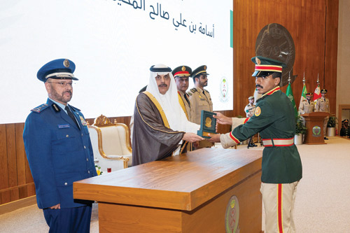 نيابة عن وزير الدفاع 