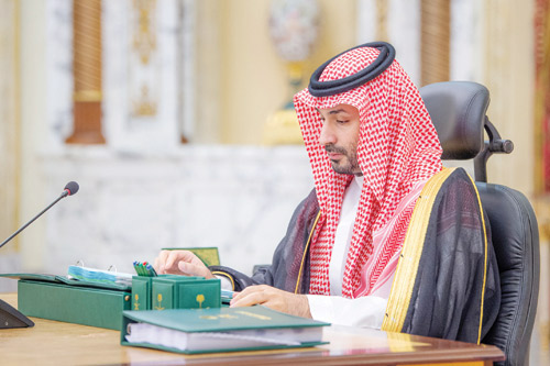 رأس جلسة مجلس الوزراء ورحب باسم خادم الحرمين بضيوف الرحمن 