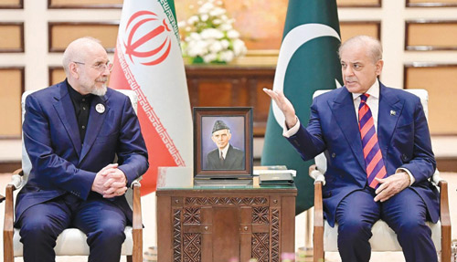 الحرس الثوري الإيراني يهاجم سفينة حاويات شمال سلطنة عمان 