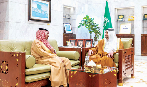 نائب أمير منطقة الرياض يستقبل المستشار عساف أبوثنين 