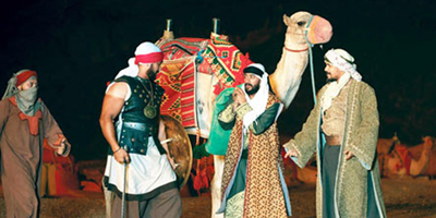 حين يُخفي الليل معالم الصحراء.. تتحوّل النجوم إلى دليل ترسم دروب الحجيج 