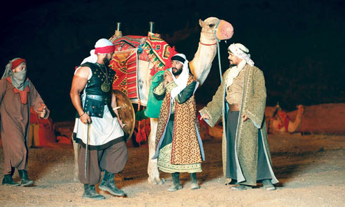 حين يُخفي الليل معالم الصحراء.. تتحوّل النجوم إلى دليل ترسم دروب الحجيج 