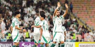 خاض 125 مباراة وفاز في 67 مباراة وحقق لقباً وحيداً 