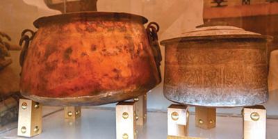 القدور النحاسية.. إرث المطبخ القصيمي وذاكرة الطهي قديمًا 