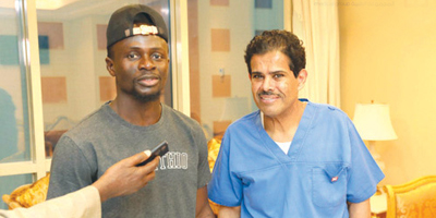 والدتي أجرت عملية ناجحة لزراعة المفصل.. والمستشفى يقدم خدمات صحية مميزة 