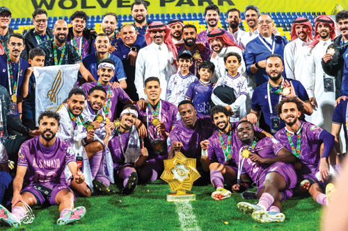 جانب من التتويج