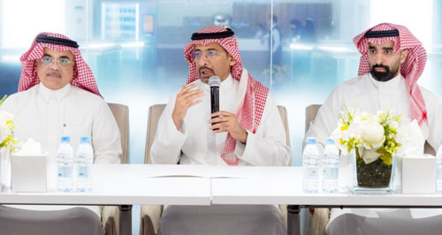 «الصناعة» تستعرض الفرص الصناعية في المشروعات الكبرى 