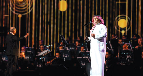 بين الصمت والانسحاب... ماذا حدث في حفل راشد الماجد الأخير؟ 