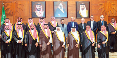 أمير المنطقة الشرقية يستقبل منسوبي جامعة الأمير محمد بن فهد 