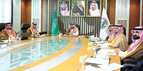 الأمير محمد بن عبدالعزيز يتابع سير العمل في مشروع مطار جازان الدولي الجديد 