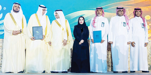 م. المشيطي يشهد توقيع مذكرتي تفاهم لتعزيز حماية البيئة وتنمية الغطاء النباتي 