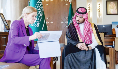 محافظ الدرعية مستقبلاً الرئيسة التنفيذية للمسار الرياضي
