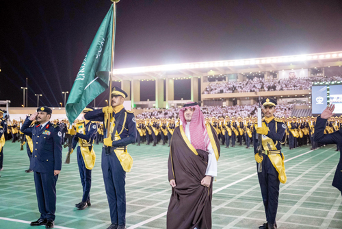 وزير الداخلية يرعى حفل تخريج 1662 طالباً من كلية الملك فهد الأمنية 