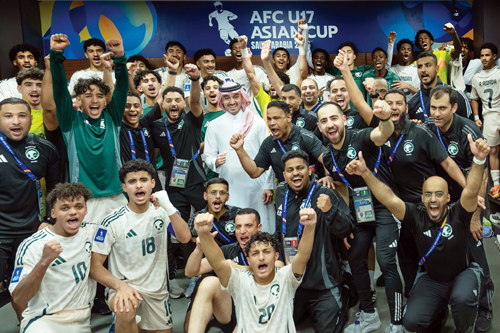 وزير الرياضة يهنئ الأخضر الصغير بالتأهل للمونديال