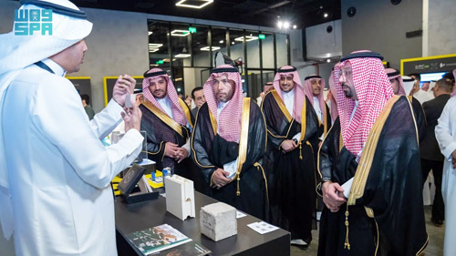 «كاكست» تخرج 46 شركة ناشئة في التقنيات العميقة وتطلق برنامجًا للاستثمار الجريء 
