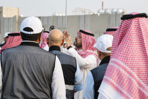 نائب أمير مكة المكرمة يتفقد جاهزية المشاعر المقدسة لحج 1447هـ