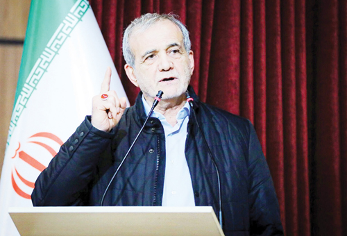 بزشكيان: إيران تعاني جراء الحصار الأمريكي 