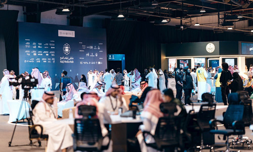بحضور أكثر من 13.500 إعلامي وزائر 