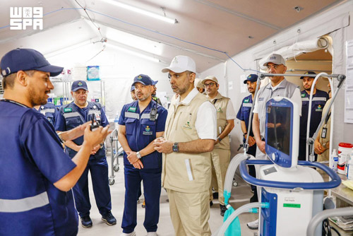 وزير الصحة يزور مستشفى الخدمات الطبية بوزارة الداخلية الميداني بمشعر عرفات 