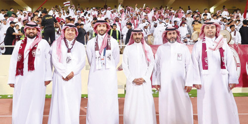 مجلس الإدارة مع العضو الداعم خالد الدريس
