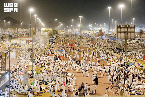 حجاج بيت الله الحرام يستقرون في مشعر مزدلفة
