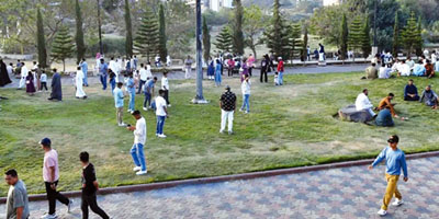 أهالي وزوار عسير يستمتعون بأجواء عيد الأضحى بين المتنزهات والمواقع الطبيعية 