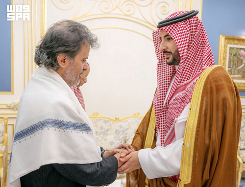 وزير الدفاع ينقل تعازي القيادة في وفاة الرئيس اليمني السابق عبدربه منصور هادي