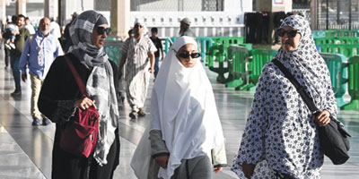 حجاج بيت الله الحرام يشيدون بالخدمات المقدمة لهم في المدينة المنورة 