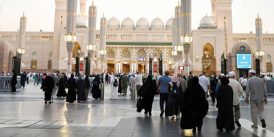 ضيوف الرحمن يتوافدون إلى المسجد النبوي بعد إتمامهم مناسك حج هذا العام 