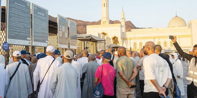 زوار المدينة المنورة يتوافدون على المعالم الإسلامية والتاريخية 