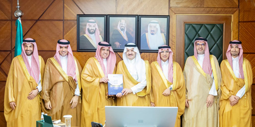 أمير المنطقة الشرقية يستقبل قيادات مطارات الدمام