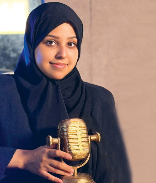  المدربة والمعلقة نور علي، الحائزة على جائزة أكاديمية MBC في الدوبلاج
