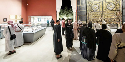 حي حراء الثقافي بمكة يستقطب ضيوف الرحمن 