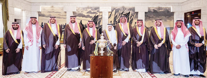 أمير منطقة الرياض استقبل رئيس النصر وإدارته