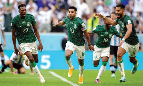 السعوديون في كأس العالم.. عرضة خالدة فوق عشب المونديال! 