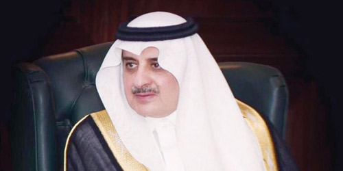 أمير منطقة تبوك يواسي أسرة السديري 